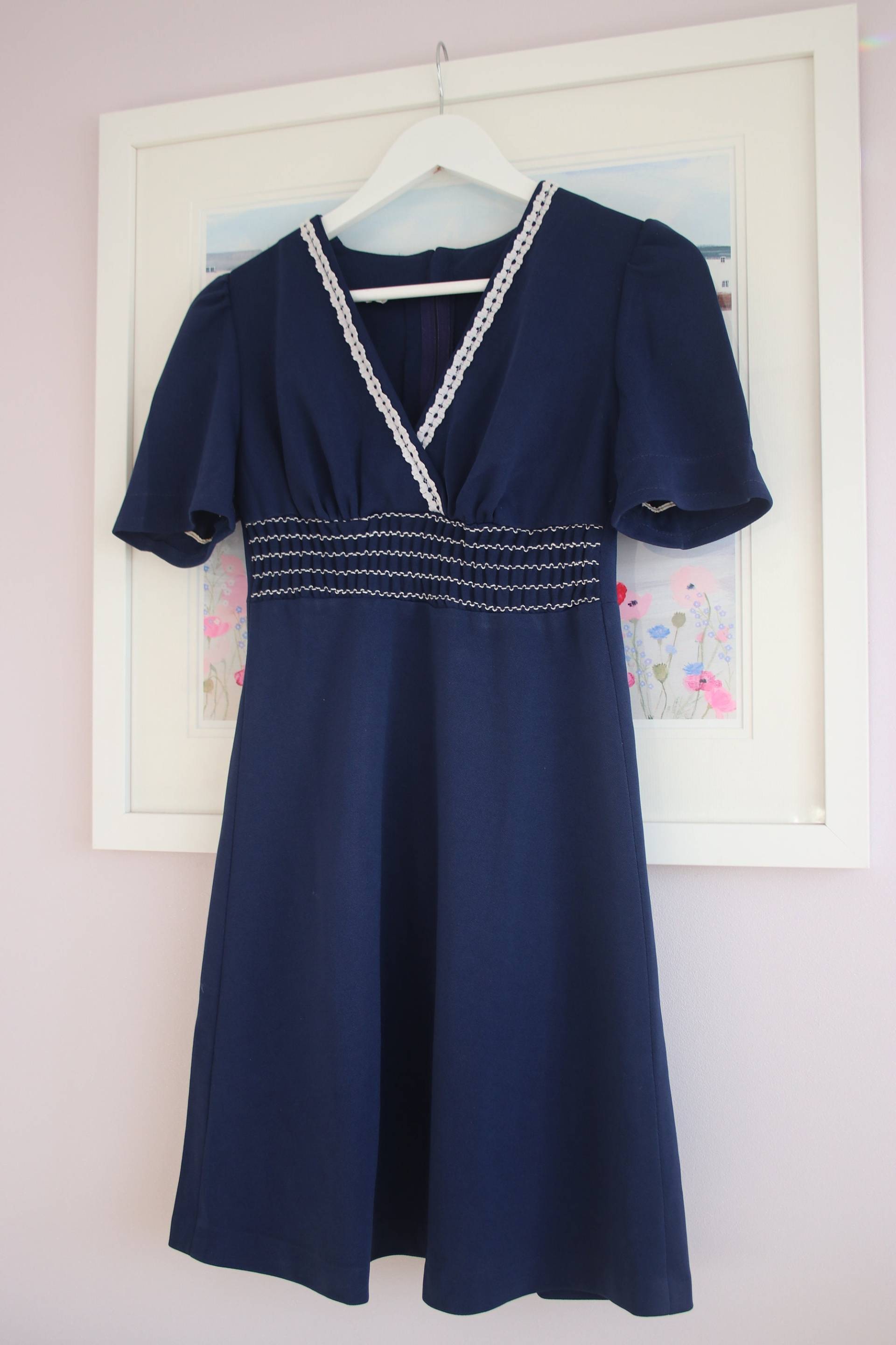 1970Er Weinlese-Marine/Weiß Kleid - Erstklassiger Zustand | Uk 8 | 34 1970Er Weinlese-Marine/Weiß Kleid - Erstklassiger Zustand | Uk 8 | 34 von KittVintage