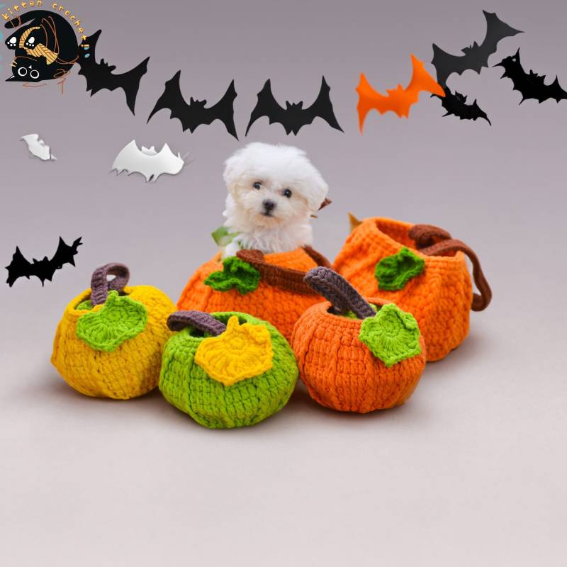 Handgefertigte Halloween-Süßigkeitstüten in Kürbisform - Sammeln Sie Süßigkeiten Gruseligem Stil Süßes Oder Saures Mit Häkelanhänger von KittenArtCrochet