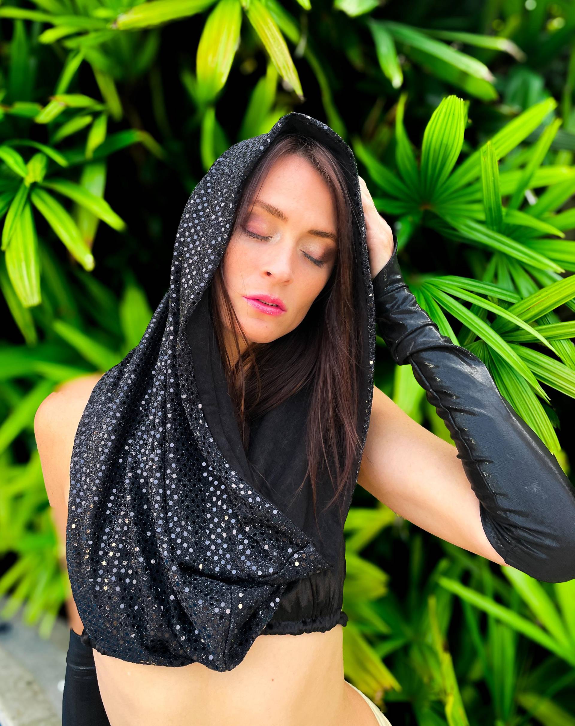 Night Owl Rave Haube/ Festival Hoodie/Sequin Rave-Schal/ Festival-Schal/ Disco Cosplay Haube von KittyKittyCouture