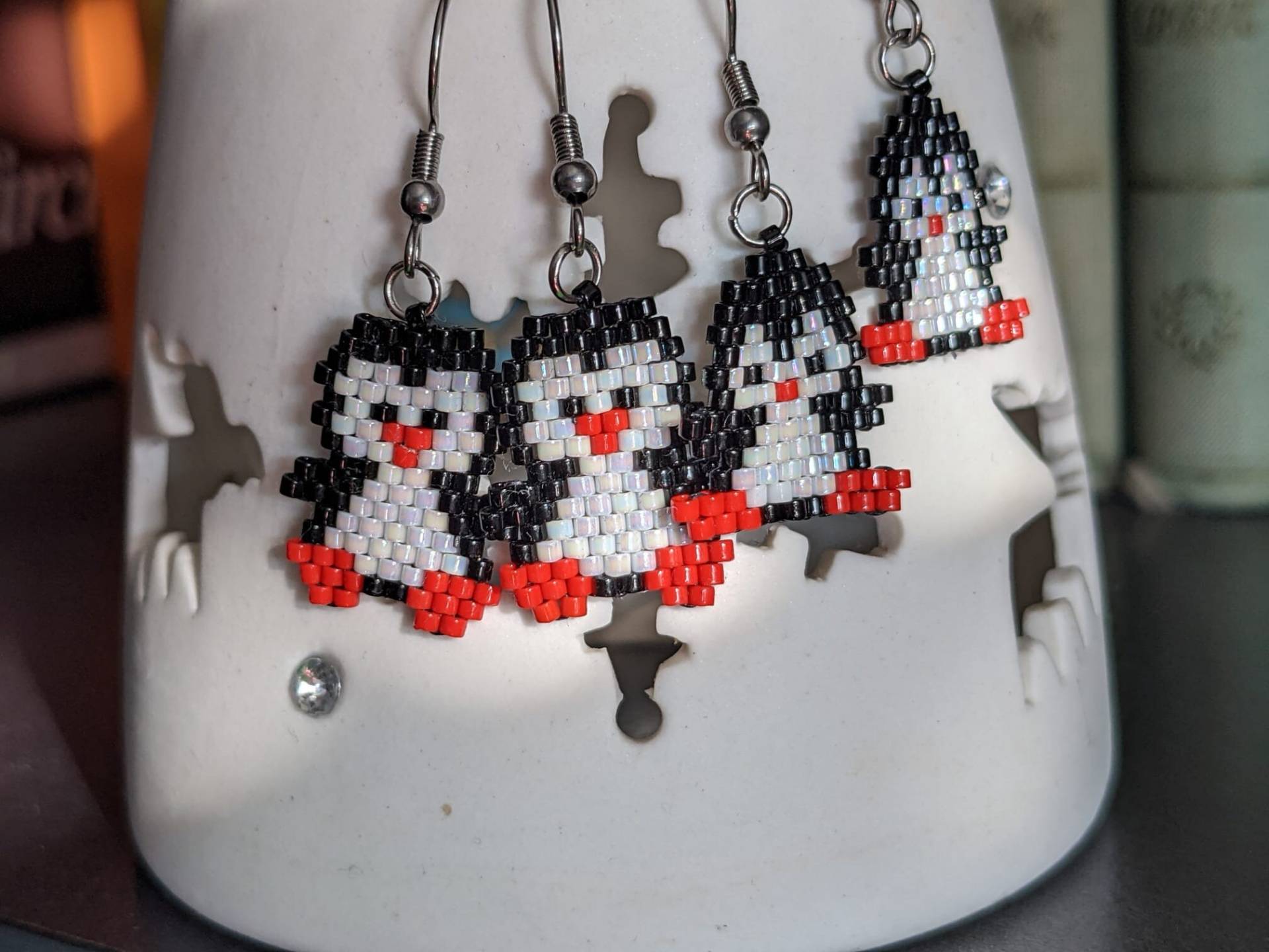Süße Pinguine Als Hängeohrringe Aus Miyuki Perlen Von Hand Gewebt von KittyKunterbunt