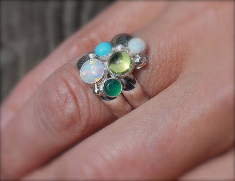 Abgestufte Fünf, Vier Oder Drei Birthstone Ring Märchenringe Sterlingsilber-Mütterring Familie Oma Schwestern Freunde Personalisieren Liebe von KittyStoykovich