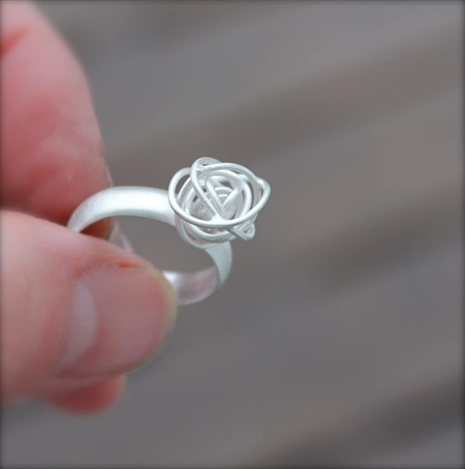 Handgemachte Sterling Silber Ring. Handgefertigter Silberner Tumbleweed. Mittleres Steppenkraut. Knotendraht. Satiniert Oder Glänzendes Drahtdesign Handgemachte Sterling Silber Ring. Handgefertigter Silberner Tumbleweed. Mittleres Steppenkraut. Knotendraht. Satiniert Oder Glänzendes Drahtdesign von KittyStoykovich
