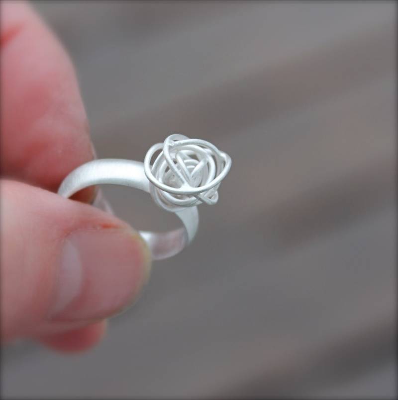 Handgemachte Sterling Silber Ring. Handgefertigter Silberner Tumbleweed. Mittleres Steppenkraut. Knotendraht. Satiniert Oder Glänzendes Drahtdesign von KittyStoykovich