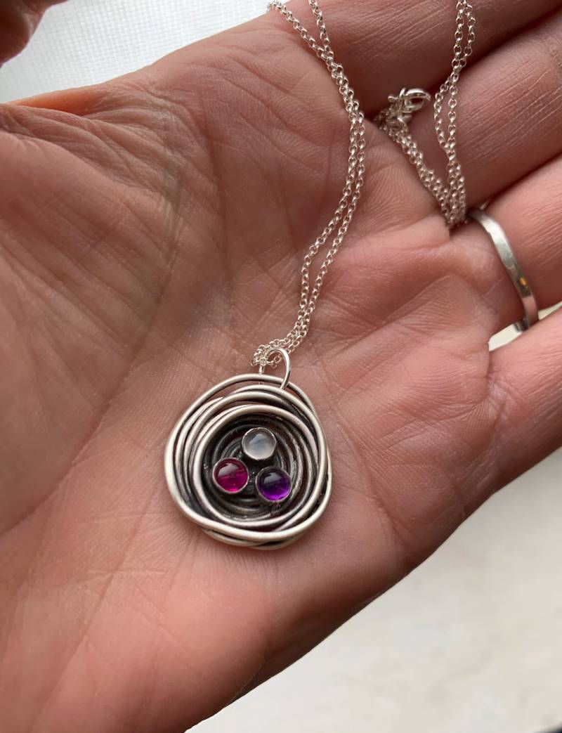 Nest Halskette Mit Steinen Muttertag Birthstone Handmade Kinder Familie Schmuck Custom Für Mama Großmutter Freunde Schwestern Geburtstag Special von KittyStoykovich