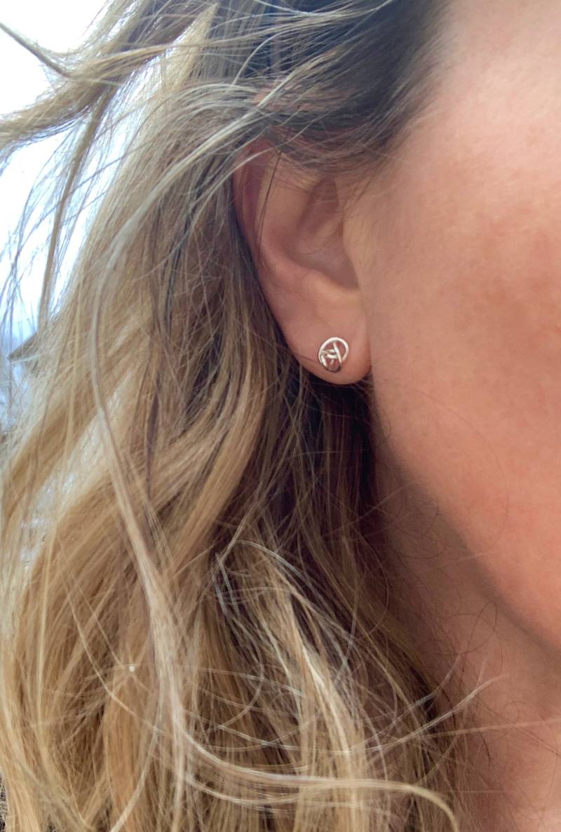 sterling Silber Tumbleweed Ohrstecker. Silber Knoten. Abstrakte Unikat. Minimalistisch. Modern von KittyStoykovich