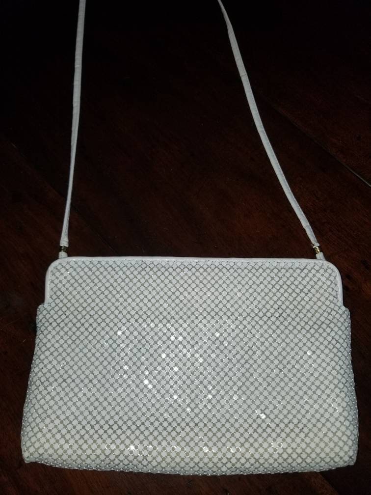 80Er Jahre Pfingsten Und Davis Weiß Metall Mesh Schulter Alumesh Kupplung Brauttasche Abend Party Geldbörse Hand Tasche Convertible Braut von KittycatVintage16