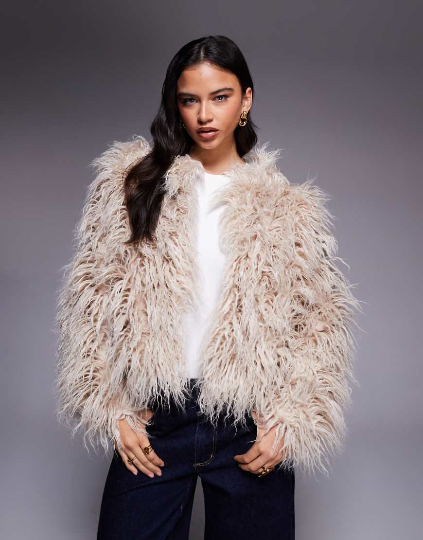 Kiwi & Co - Esme - Jacke aus zotteligem Kunstpelz in Hellbeige-Neutral von Kiwi & Co