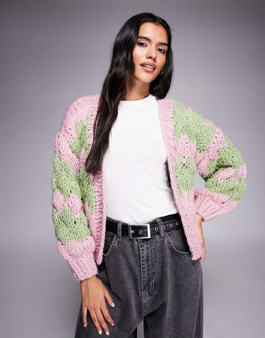 Kiwi & Co - Hugs & Kisses - Gestreifte Strickjacke in Rosa und Limettengrün mit Blasenstrickmuster-Bunt Kiwi & Co - Hugs & Kisses - Gestreifte Strickjacke in Rosa und Limettengrün mit Blasenstrickmuster-Bunt von Kiwi & Co