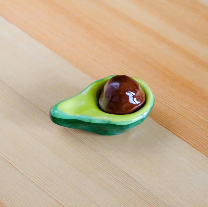 Handgefertigte Schmuckschatulle Keramik Avocado Dekorative Ringhalter Handgefertigte Schmuckschatulle Keramik Avocado Dekorative Ringhalter von KiwiPocaShop