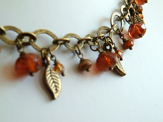 Antike Messingperlen-Halskette, Orange-Rosa-Glasperlen, Kurze Halskette, Mode, Boho-stil Antike Messingperlen-Halskette, Orange-Rosa-Glasperlen, Kurze Halskette, Mode, Boho-stil von Kiwico