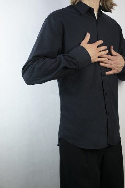 Herren Hemd mit Ananasfaser Weiß Blau Kiwistories von Kiwistories