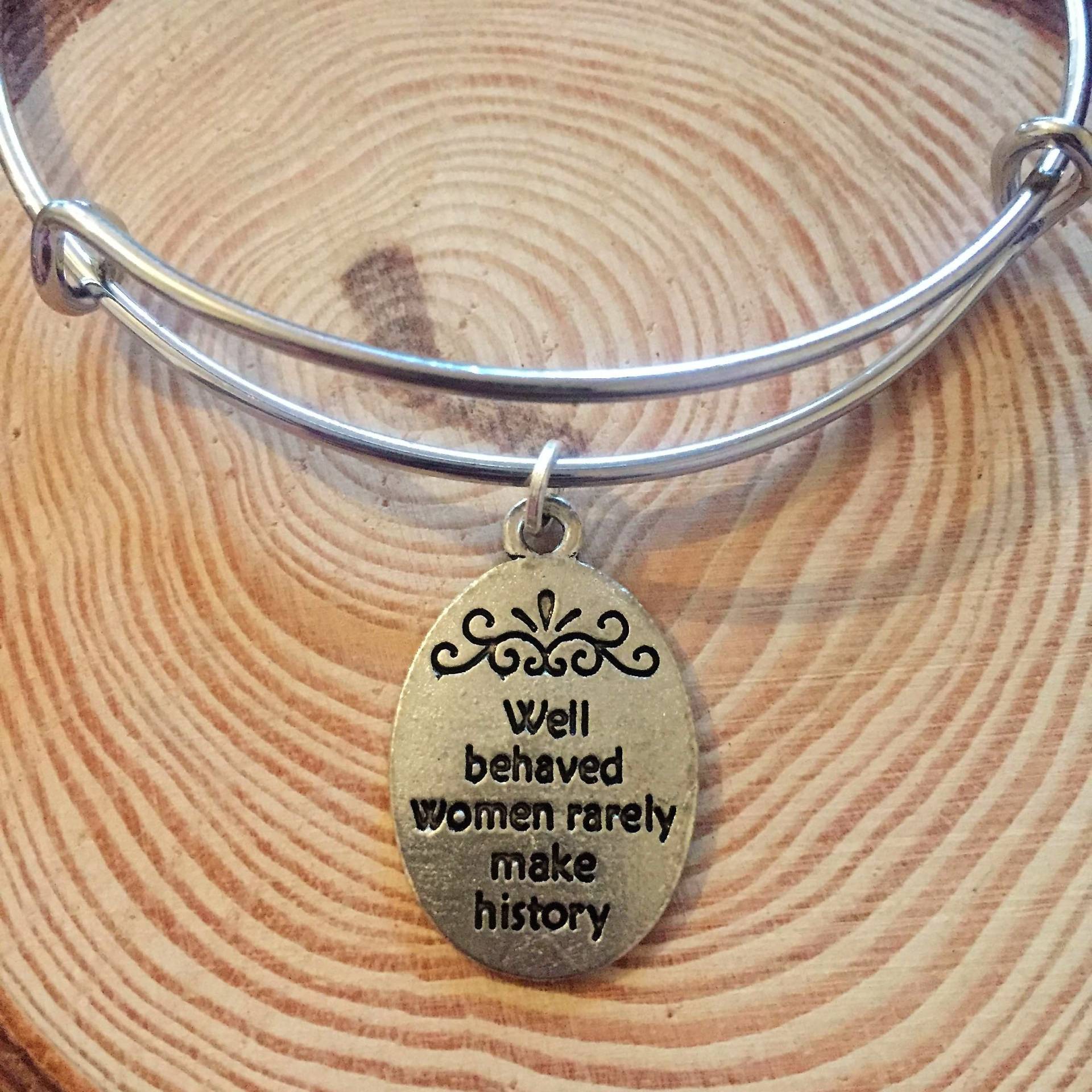 Gut Erzogene Frauen Machen Selten Geschichte Zitat Armband Armband Halskette/Feministisch/Girl Power/Girl Boss/Geschenk Für Sie Gut Erzogene Frauen Machen Selten Geschichte Zitat Armband Armband Halskette/Feministisch/Girl Power/Girl Boss/Geschenk Für Sie von KizzlishBeauty