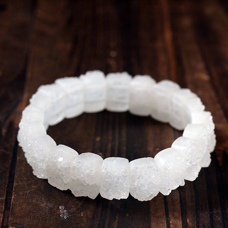 Weißes Druzy Stretch Armband 17 cm, Ungewöhnliches Edelstein Armband, Für Frauen/Männer von Kjeweljp