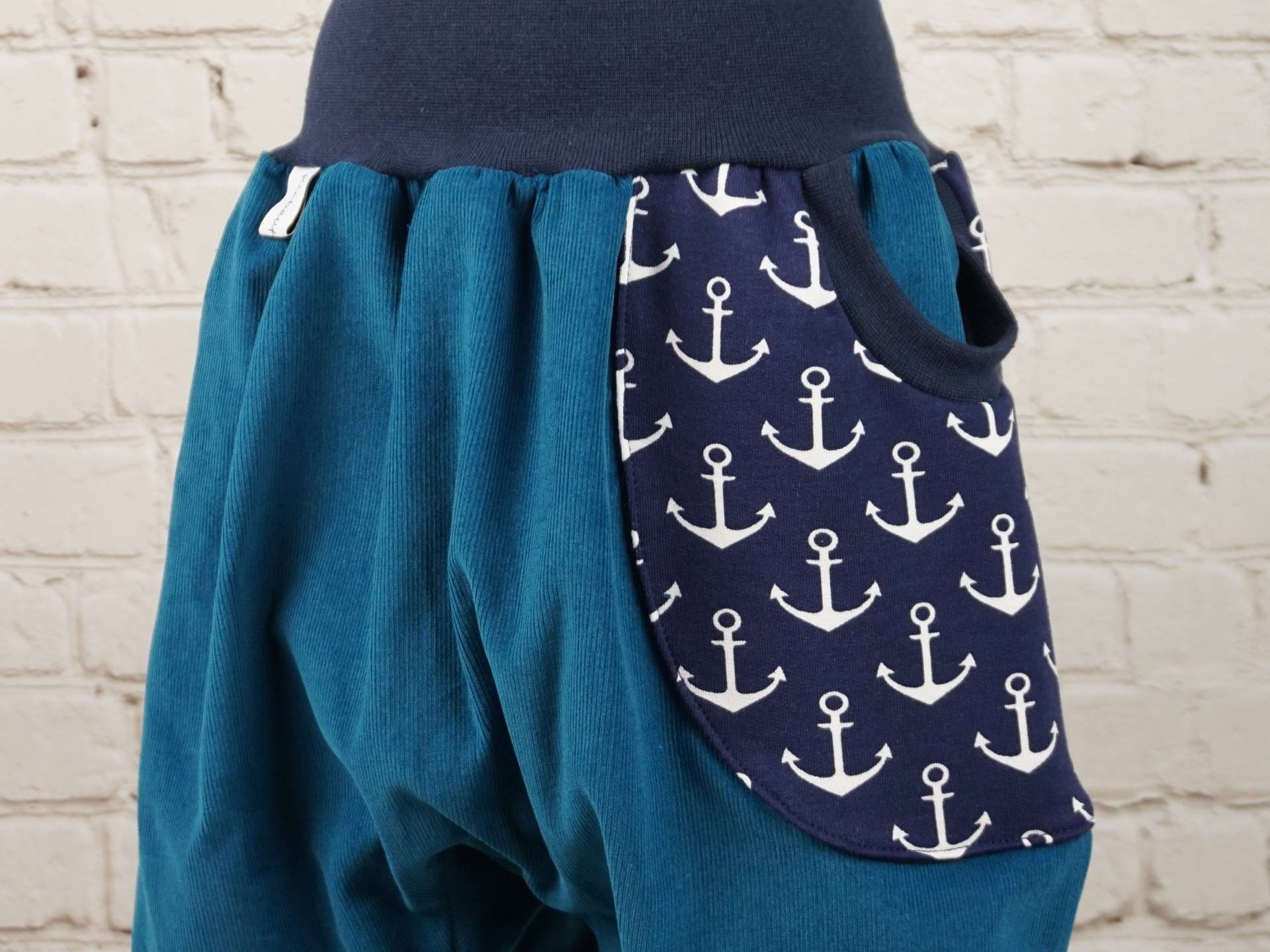 Cordhose Pumphose Mit Tasche Mitwachshose Handmade Babyhose Cord Herbst Blaupetrol Blau Anker Gr. 50/56, 62/68, 74/80, 86/92, 98/104, 110/116, 122 von KlabauterAtelier