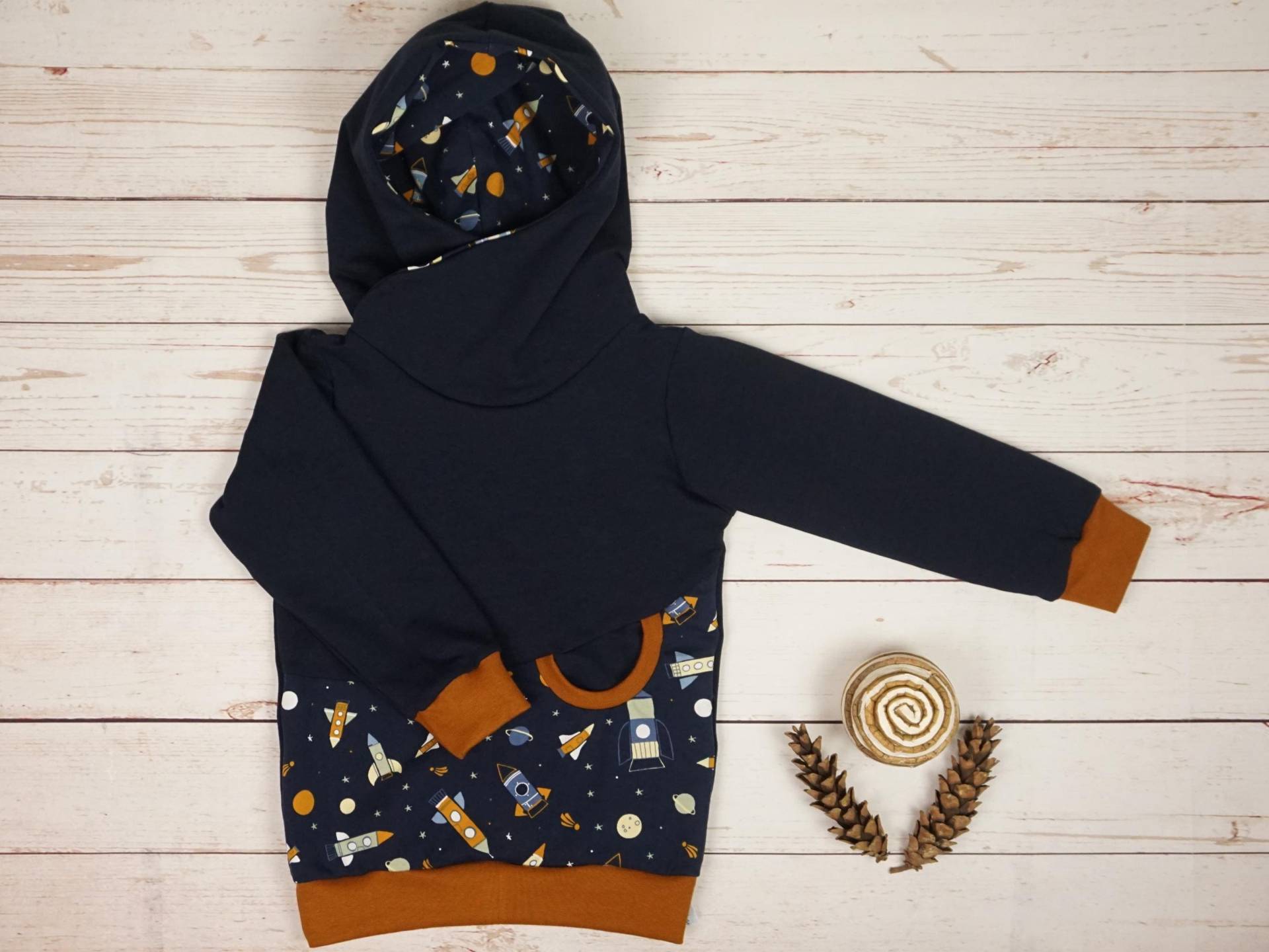 Hoodie Pullover Wickelkapuze Handmade Sweat Blau Space Raumfahrt Weltall 68/74/80/86/92/98/104/110/116/122/128/134/140/146/152/158/164/170 von KlabauterAtelier