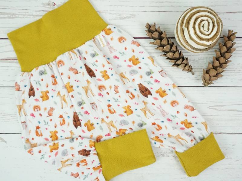 Pumphose Sommer Mitwachshose Handmade Babyhose Musselin Tiere Senf 50/56, 62/68, 74/80, 86/92 von KlabauterAtelier