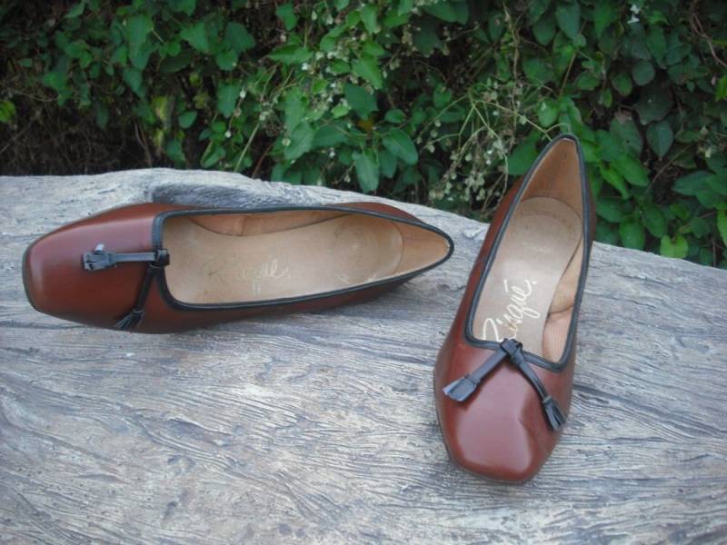 Vintage Leder Pumps Von Risque/Two Tone Größe 5B von KlassyKlassics