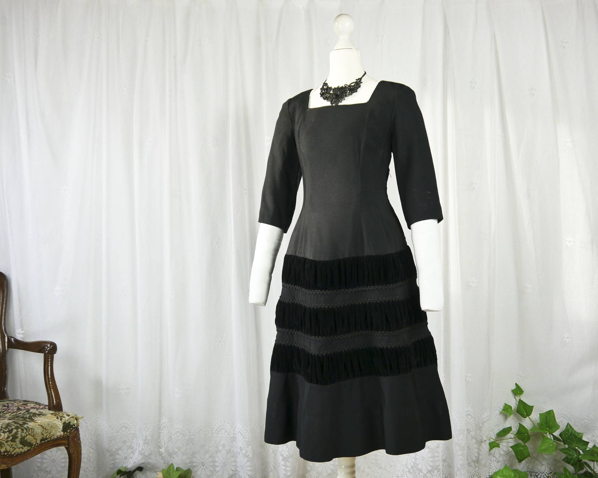 Vintage 50Er 60Er Schwarzes Cocktail Kleid Mit Samt S Vintage 50Er 60Er Schwarzes Cocktail Kleid Mit Samt S von KleiderKatzeVintage