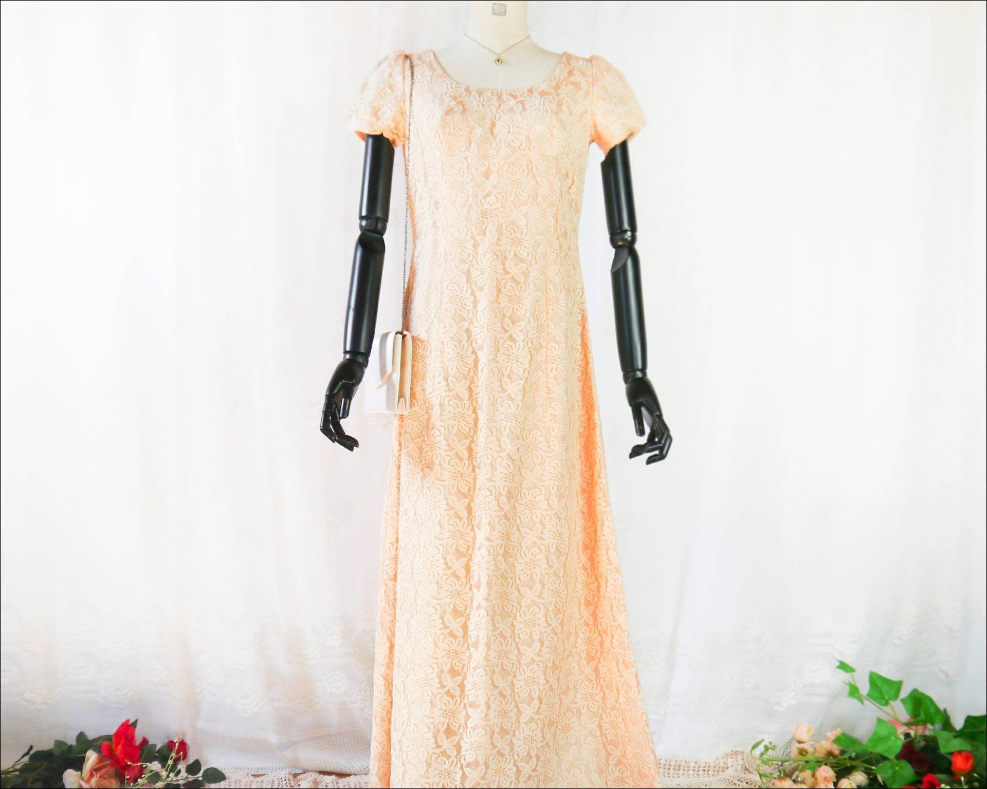 Vintage 60Er 70Er Creme-Rosé Empire-Waist Ballkleid Mit Perlen Xxs-Xs Vintage 60Er 70Er Creme-Rosé Empire-Waist Ballkleid Mit Perlen Xxs-Xs von KleiderKatzeVintage