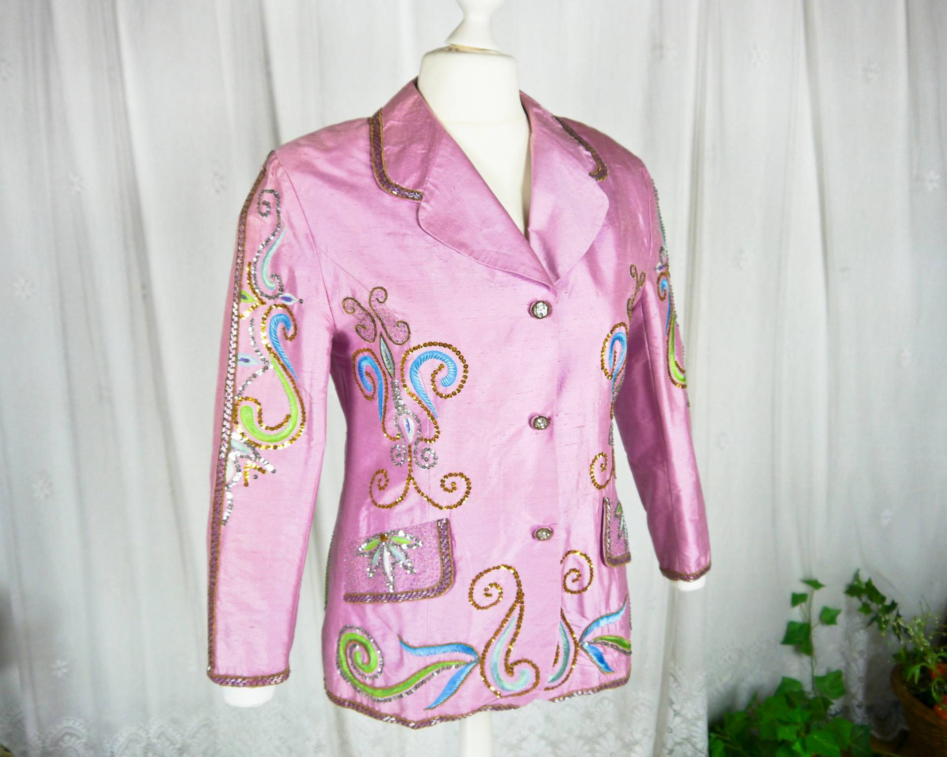 Vintage 80Er 90Er Opulenter Seidenblazer Mit Stickereien Xl Vintage 80Er 90Er Opulenter Seidenblazer Mit Stickereien Xl von KleiderKatzeVintage