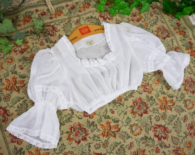 Vintage Weiße Halbtransparente Dirndl Bluse M | Nr. 5 von KleiderKatzeVintage