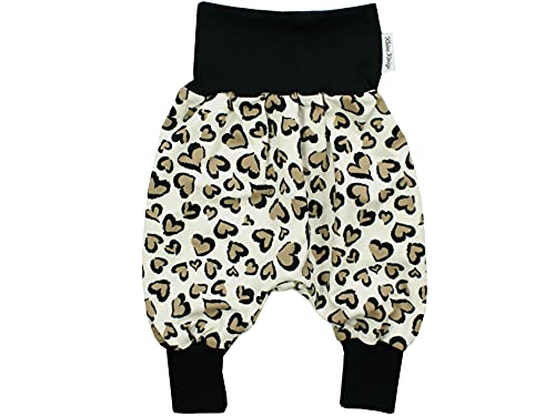 Kleine Könige Pumphose Baby Mädchen Hose · Modell Hearts Leo Herzen beige, schwarz · Ökotex 100 Zertifiziert · Größe 110/116 von Kleine Könige