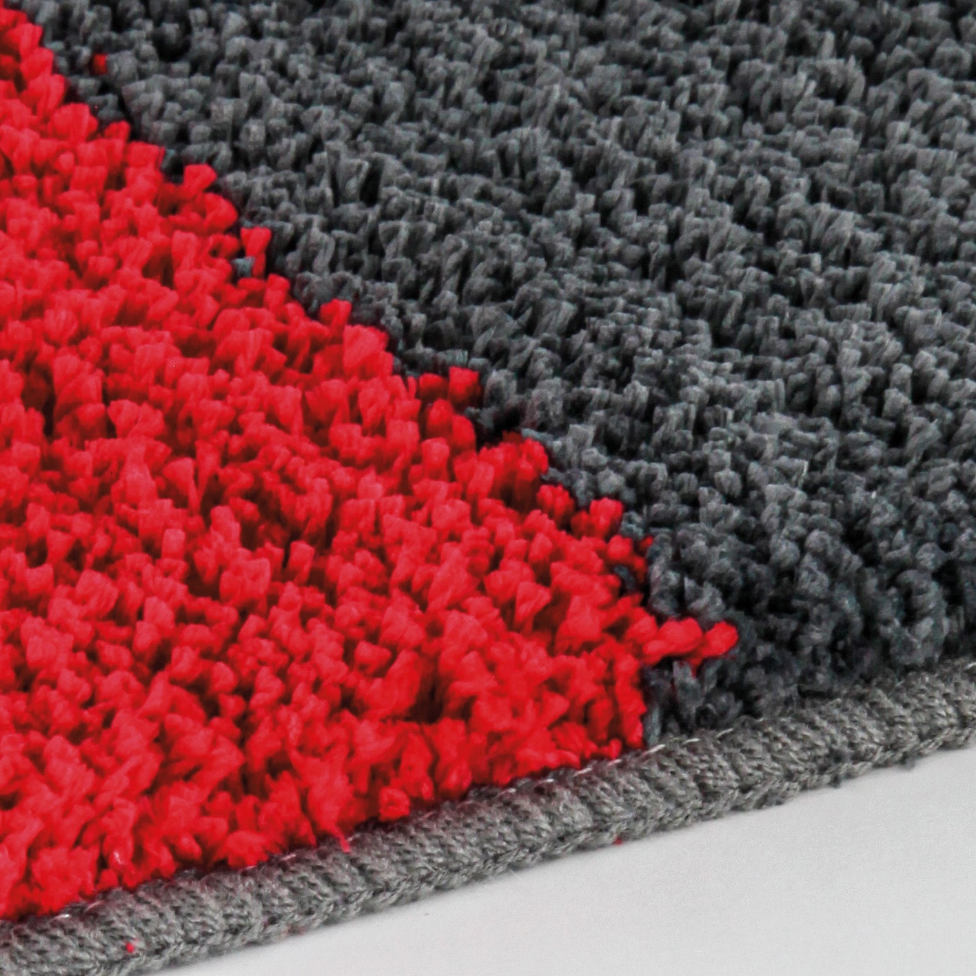 Kleine Wolke Badematte ""Dynamic"" Höhe 20 mm rutschhemmend beschichtet fußbodenheizungsgeeignet Badteppich, modernes Design von Kleine Wolke