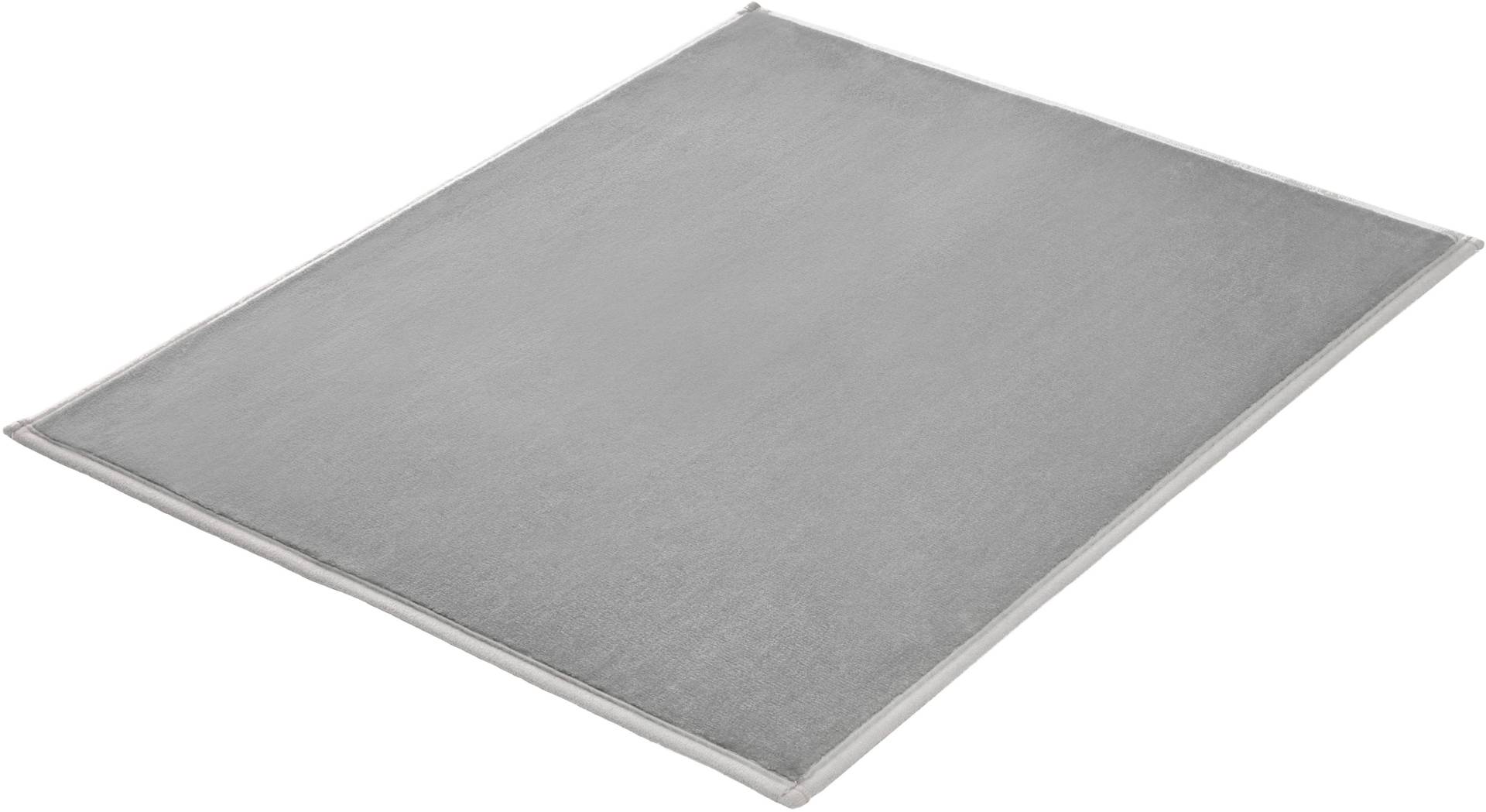 Kleine Wolke Badematte ""Velvet"" Höhe 5 mm rutschhemmend beschichtet fußbodenheizungsgeeignet Badteppich, Uni Farben, Samt-Optik, leichter Schimmer von Kleine Wolke