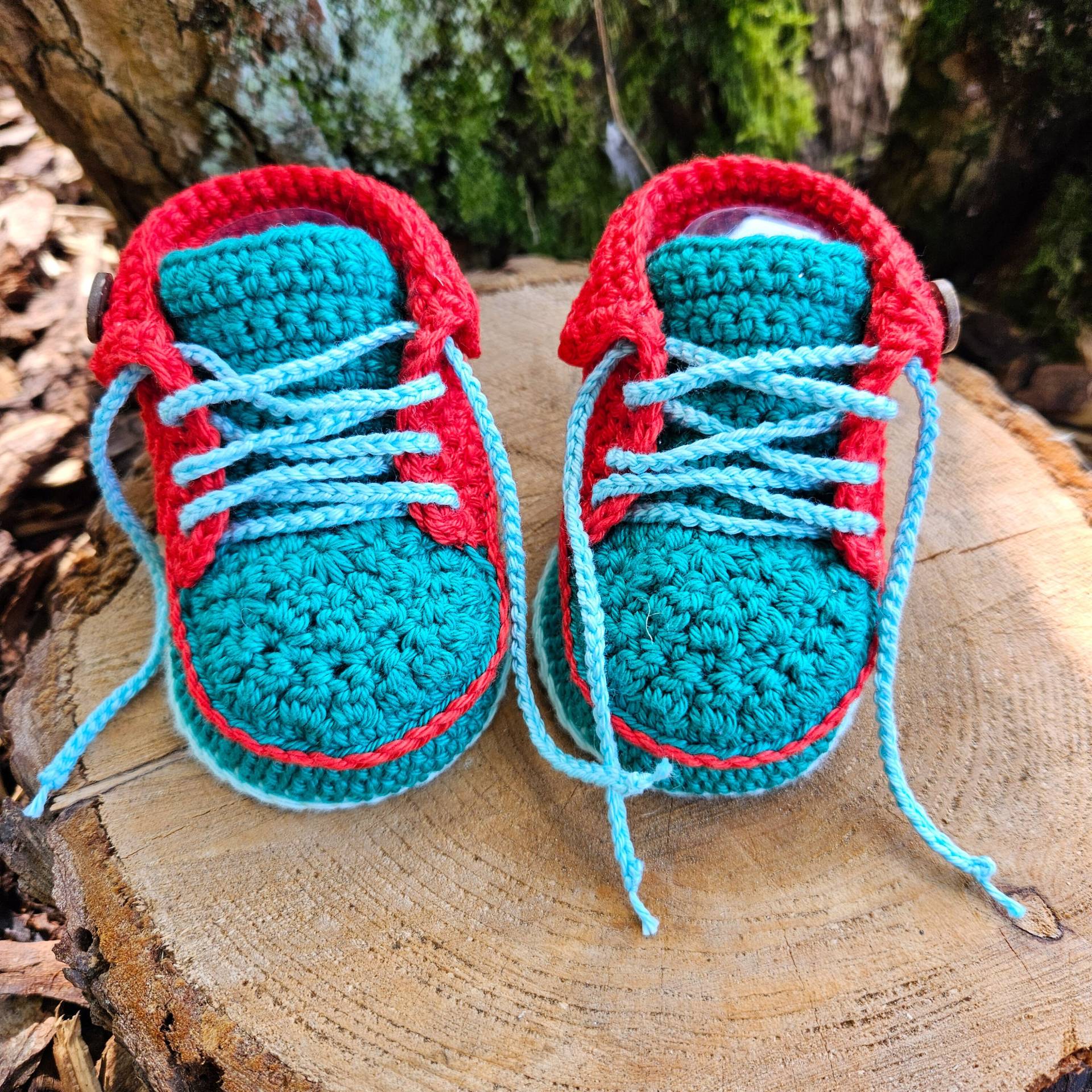 Gehäkelte Babyschuhe 0-3 Monate Gehäkelte Babyschuhe 0-3 Monate von KleineHelga