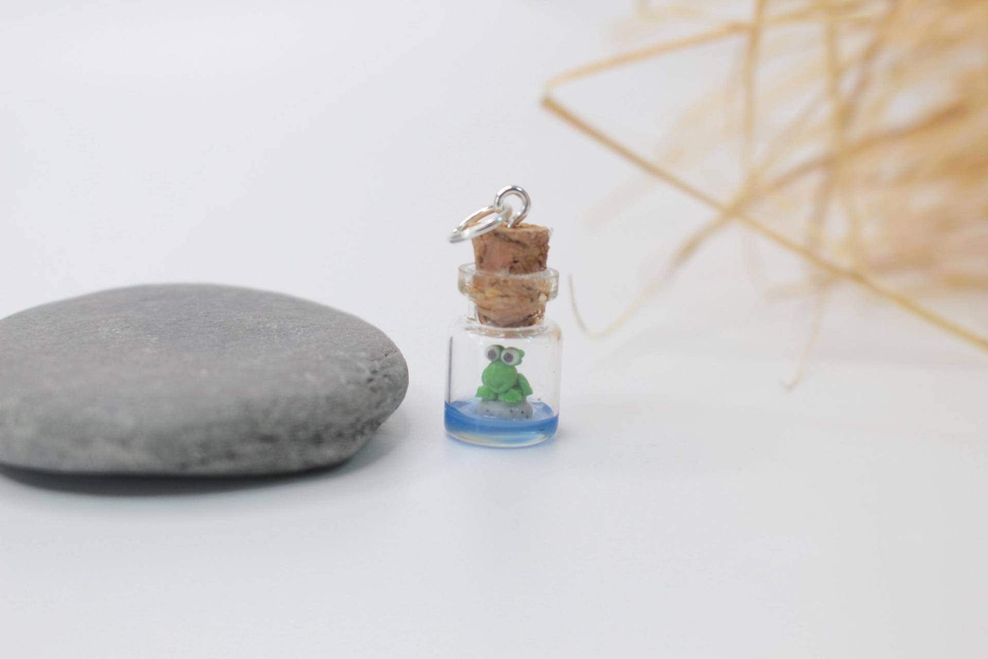 Frosch Anhänger, Charm, Miniatur, Schmuck Frosch Anhänger, Charm, Miniatur, Schmuck von KleineKnetwelt