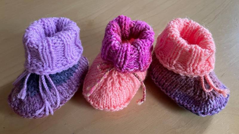 Bunte Babyschuhe 1-4 Monate, 3 Bzw. 4 Paar Im Paket, Handarbeit Bunte Babyschuhe 1-4 Monate, 3 Bzw. 4 Paar Im Paket, Handarbeit von KleineLieblingsdinge