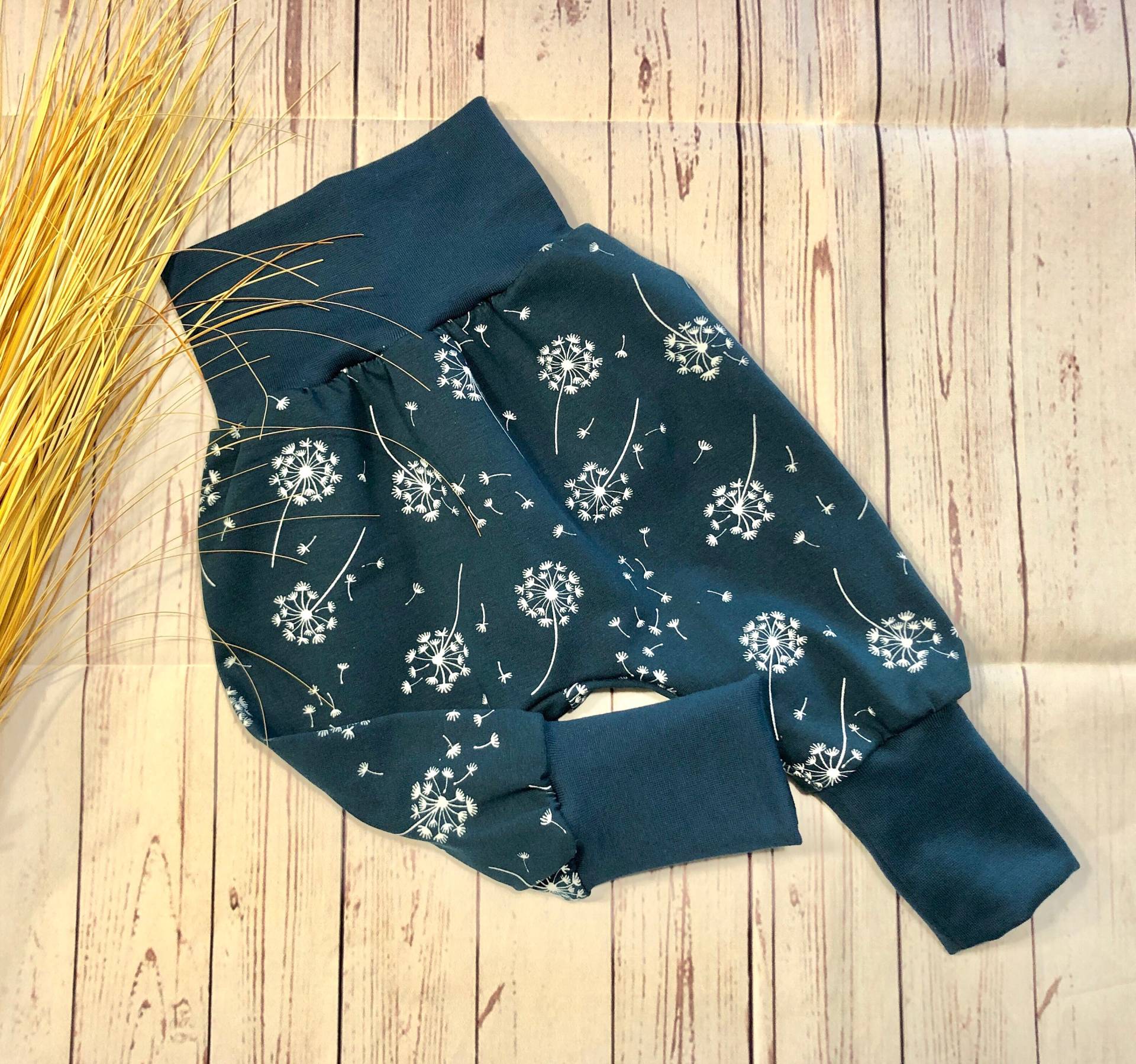 Pumphose Baby Gr. 44-122, „Pusteblume" Dunkles Petrol, Bio-Jersey Stoffonkel, Mitwachshose, Babyhose Frühchen von KleineNaeaehmadame