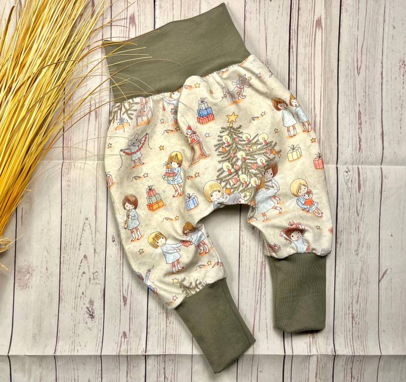 Pumphose Baby Gr. 44-122 Weihnachten Unter Dem Tannenbaum, Bio-Jersey, Mitwachshose, Unisex Babyhose Frühchen von KleineNaeaehmadame