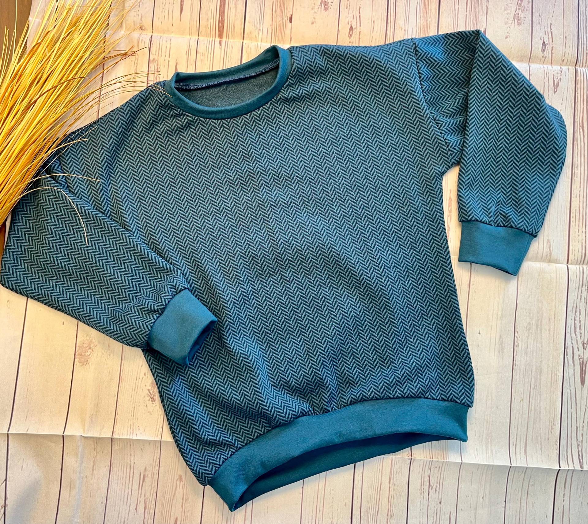 Versandfertig - Oversize Sweater Baby Jacquard Fischgrät Petrol Dunkel Gr. 134, Pullover, Übergangszeit Sommer Winter, Hoodie Unifarben von KleineNaeaehmadame