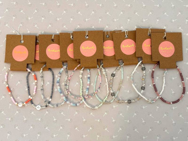 Perlenarmbänder - Verschiedene Farben Freundschaftsarmbänder Geschenk Für Frauen Elastisch Perlenarmbänder - Verschiedene Farben Freundschaftsarmbänder Geschenk Für Frauen Elastisch von KleinePerle2024