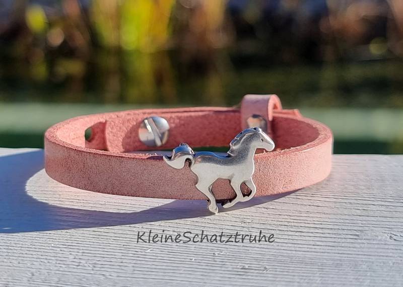 Lederarmband Für Mädchen Inkl. Schiebeperle in Wunschfarbe Lederarmband Für Mädchen Inkl. Schiebeperle in Wunschfarbe von KleineSchatztruhe