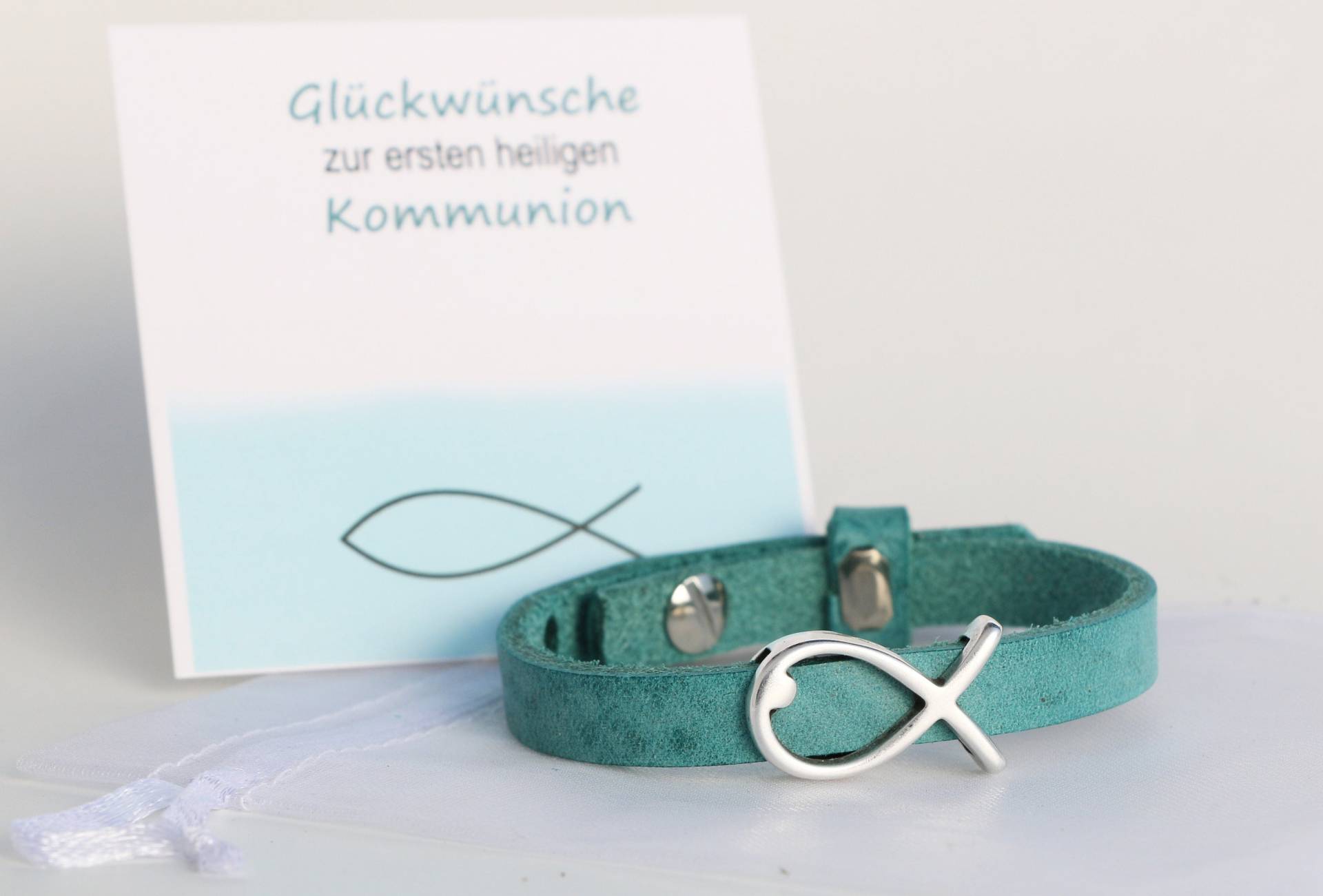 Lederarmband Kommunion Mit Fisch in Wunschfarbe von KleineSchatztruhe