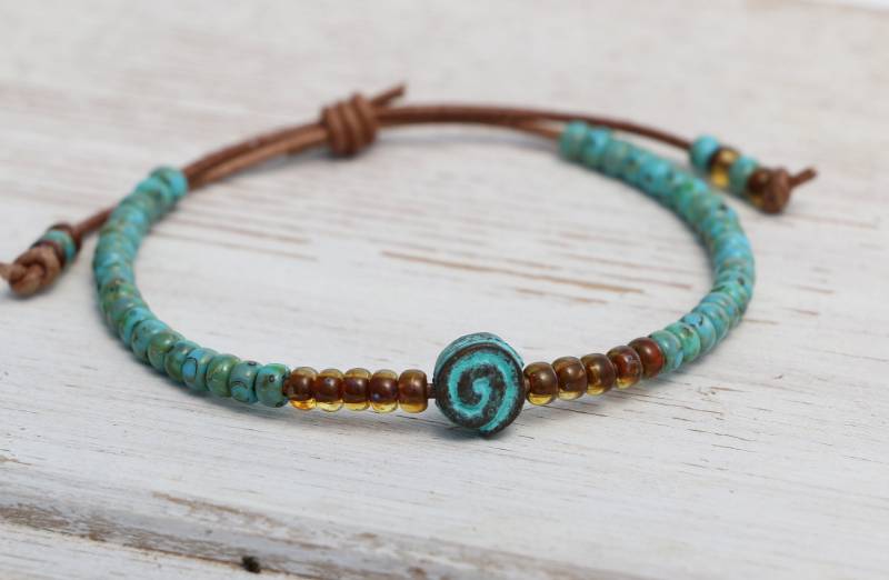 Lederarmband Mit Miyuki Seed Beads Türkis Braun Spirale von KleineSchatztruhe