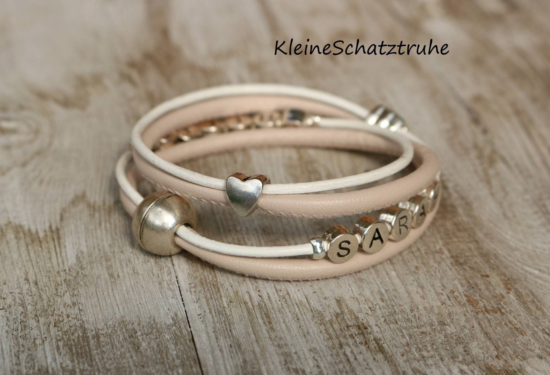 Lederarmband Mit Namen Beige Weiß Silber von KleineSchatztruhe