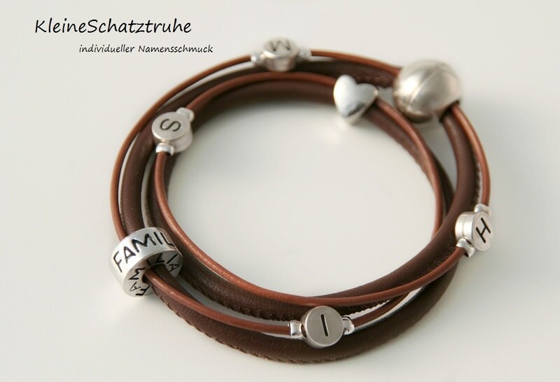 Lederarmband Mit Namen Braun Family Herz Lederarmband Mit Namen Braun Family Herz von KleineSchatztruhe