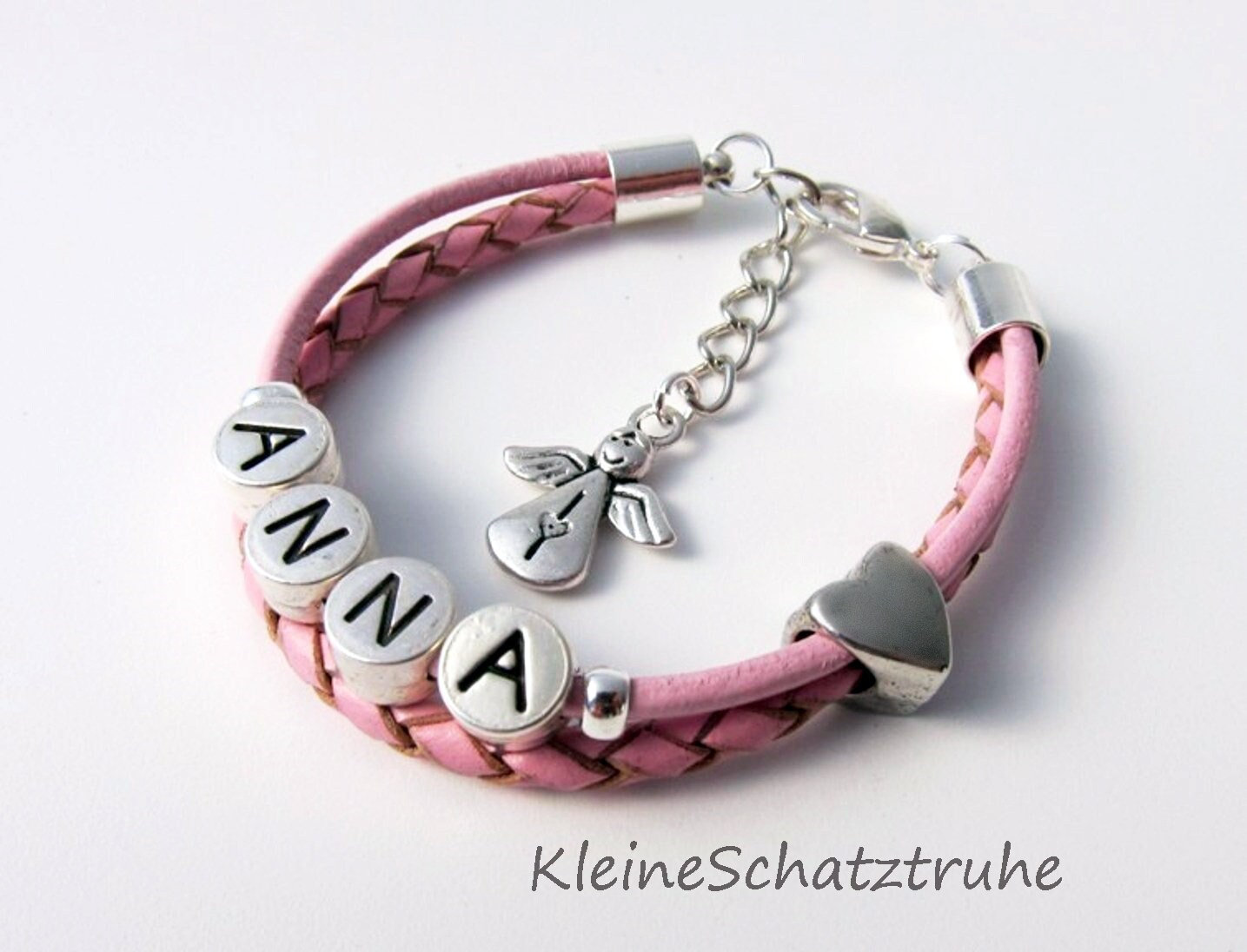Namensarmband Leder Für Mädchen Rosa Herzlich Namensarmband Leder Für Mädchen Rosa Herzlich von KleineSchatztruhe