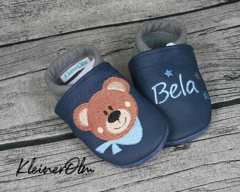 Krabbelpuschen Lederpuschen Babyschuhe Krabbelschuhe Bärenkopf Sterne, Name von KleinerOlm