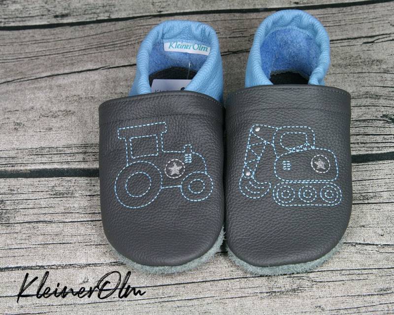 Krabbelpuschen Lederpuschen Babyschuhe Krabbelschuhe Bagger Trecker, Schlicht von KleinerOlm