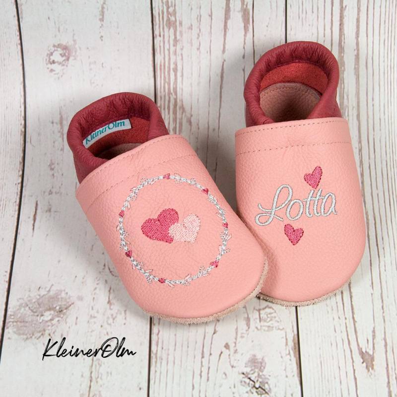 Krabbelpuschen Lederpuschen Babyschuhe Krabbelschuhe Blumenkranz Herz von KleinerOlm