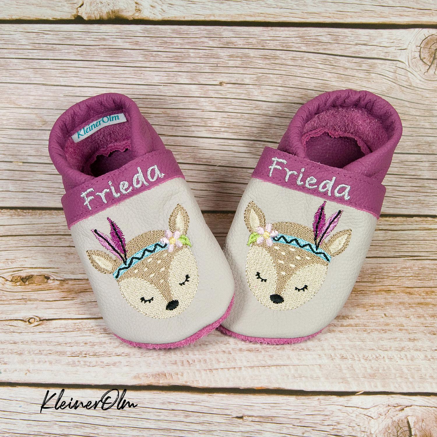 Krabbelpuschen Lederpuschen Babyschuhe Krabbelschuhe Boho Reh Federn, Name von KleinerOlm
