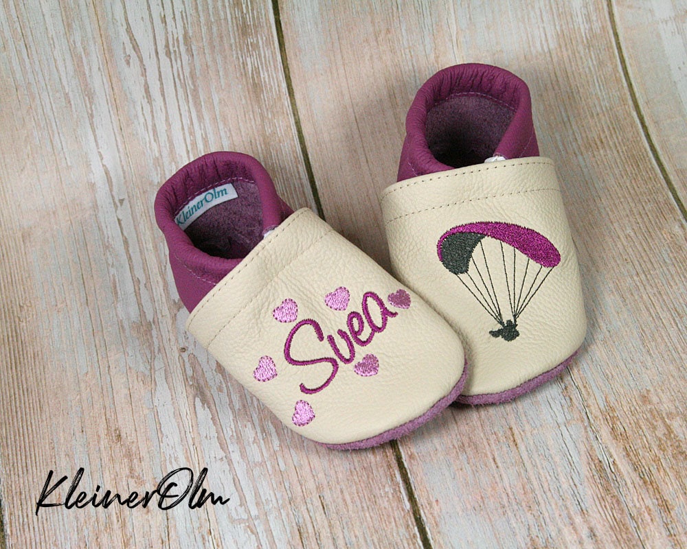 Krabbelpuschen Lederpuschen Babyschuhe Krabbelschuhe Fallschirmspringer Paraglider, Name von KleinerOlm