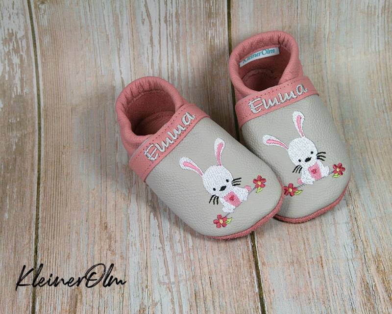 Krabbelpuschen Lederpuschen Babyschuhe Krabbelschuhe Hase Blume, Name von KleinerOlm