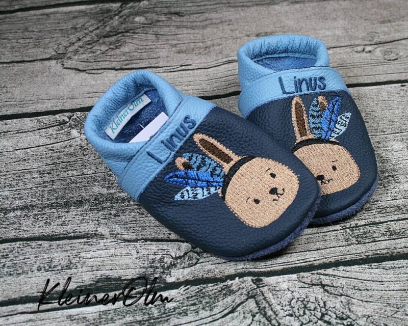 Krabbelpuschen Lederpuschen Babyschuhe Krabbelschuhe Hase Feder von KleinerOlm