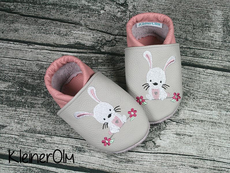 Krabbelpuschen Lederpuschen Babyschuhe Krabbelschuhe Hase Hasi Mit Blume von KleinerOlm