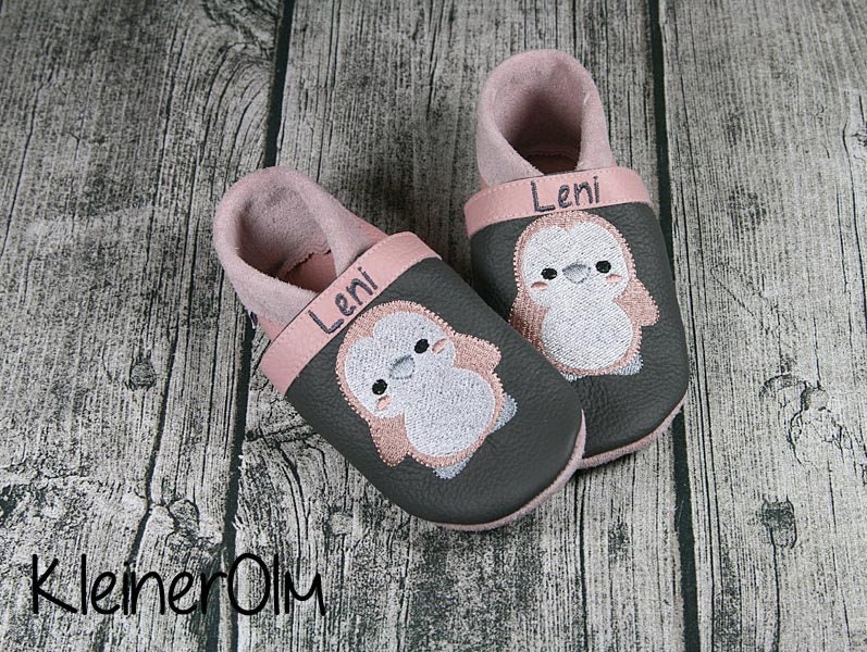 Krabbelpuschen Lederpuschen Babyschuhe Krabbelschuhe Pinguin von KleinerOlm